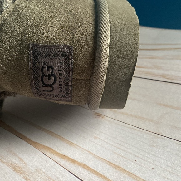 Ugg Classic Cardy Boot, women’s size 6 - Picture 7 of 8